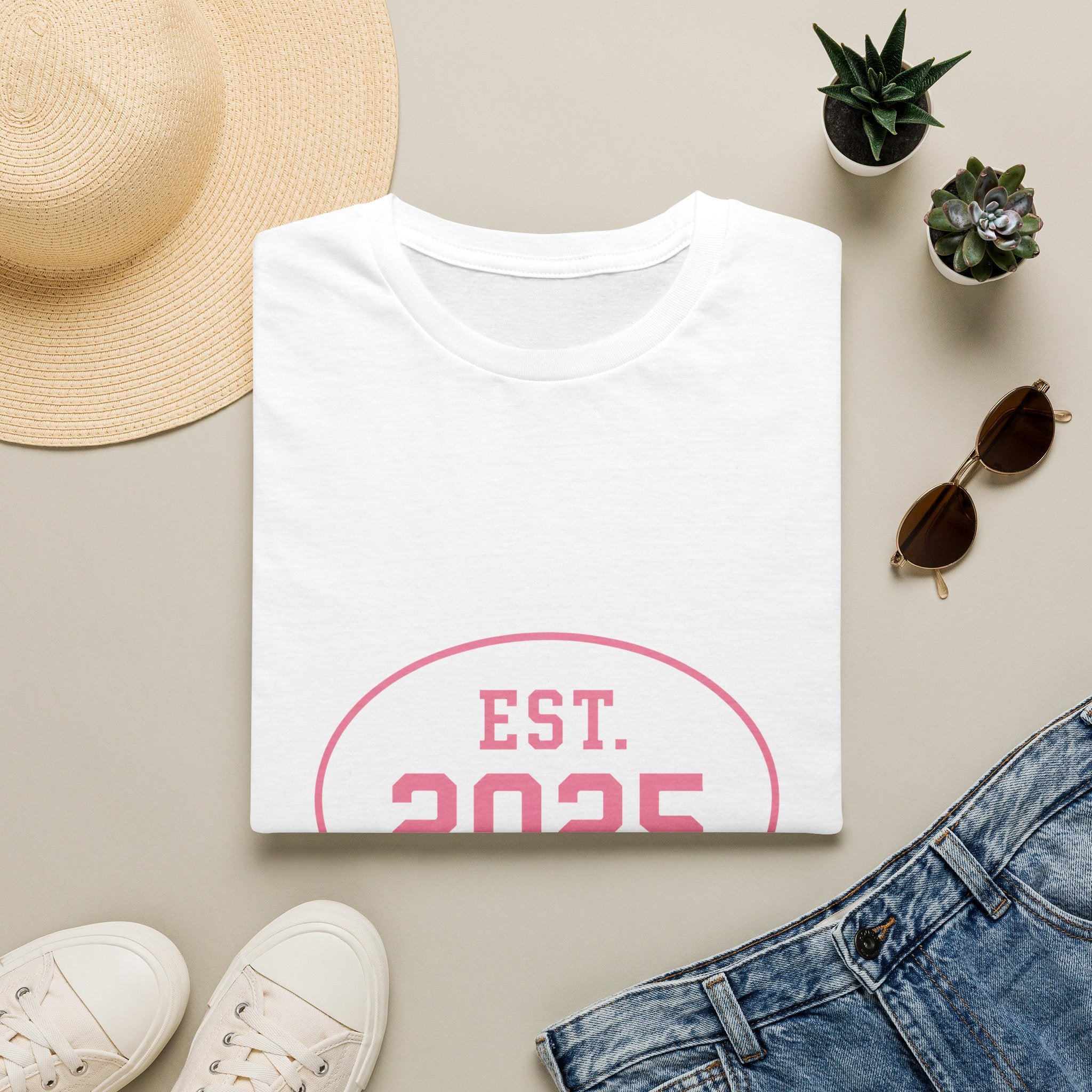 2025 Est. T‑Shirt — Vintage Circle "EST. 2025" Graphic Tee